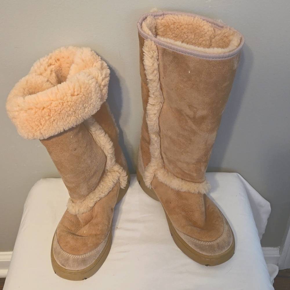 Ugg Sunburst Tall boots Size 8 color Chestnut